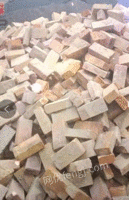 大量回收各种镁砖，刚玉，耐火砖