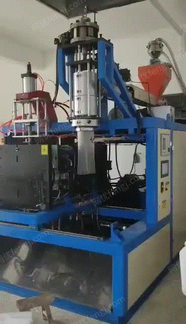 堆码桶吹塑机 25升尿素桶生产设备 视频