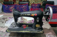 新疆阿勒泰60年代的上海牌缝纫机出售