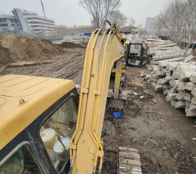 北京丰台区不用了出售10年小松挖掘机60-7 正常使用没问题,看货议价.