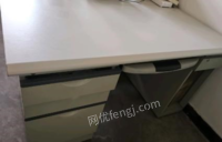 北京丰台区搬家处理办公家具，2张办公桌，3把椅子，4个铁皮柜。