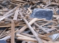 回收旧木方，废钢筋，废料