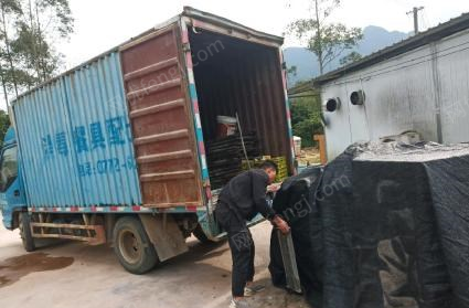 广西贵港转让地梁板塑料模板四米二货车