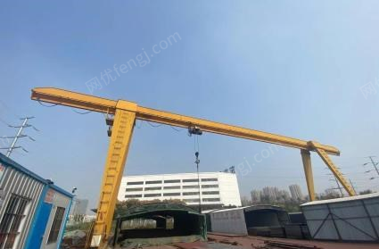 安徽合肥出售在位8成新电动葫芦门式起重机5吨 高8米长34米内22米 用了三四年,能正常用,看货议价.