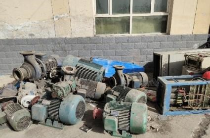 新疆乌鲁木齐阿克苏地区打包出售旧锅炉房设备 预估300吨废铁和钢结构，钢结构厚1.2 1.6 锅炉×3 电机 电缆 变压