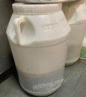 河南郑州有需要的自己拉一个塑料桶出售