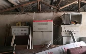 四川成都出售1台闲置燃气锅炉带贮水箱(浴池用的)，2-3台配电柜  用了二年.价格面谈.