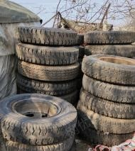 河南开封出售二手货车轮胎，规格900-20  现货三十多条,八九成新,看货议价.