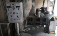 湖南衡阳本人因另寻发展现出售全套榨油设备 青江牌榨油机110型，离心过滤机两个。