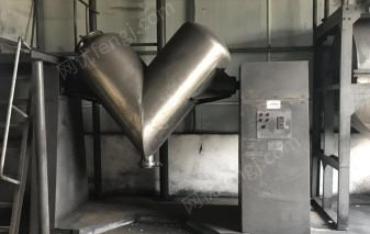 江西赣州转让w型双混合机及推舟式碳管炉w－1000、w－5000、mz－200c振动磨、sc－300w型混合机