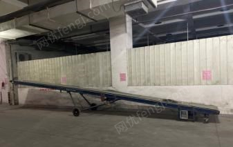 重庆合川区因改业务出售二手闲置爬坡机一台，装卸货专用，高度可以升降，较高可以升到4米，爬坡机长度10.5米