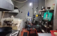 湖南株洲因转行了 一整套整齐厨房设备及桌椅板凳。 湖南株洲因转行了 一整套整齐厨房设备及桌椅板凳。