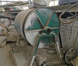 江西景德镇厂房到期出售一套陶瓷生产线上滚压机，倒浆台，拖胚车料板，窑炉  年份不等,看货议价,可单卖.