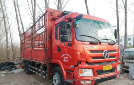山东潍坊15年3月大运六米八高栏货车出售