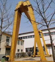 辽宁鞍山现有十吨龙门吊出售 跨度22.5m，起升高度8m，大小车运行速度20m/min.起升速度7m/min