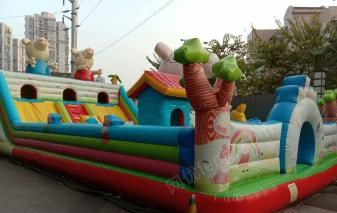 重庆渝北区出售游乐园设备 场地合同今年6月份到期　一个旋转木马16座，14台车，四个蹦床 等