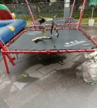 重庆渝北区出售游乐园设备 场地合同今年6月份到期　一个旋转木马16座，14台车，四个蹦床 等