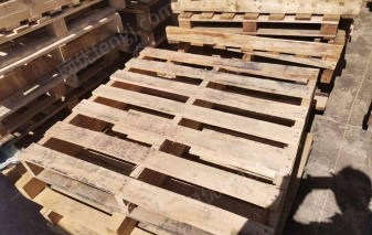 内蒙古呼和浩特因本厂规范用具出售8成新木制托盘 上千个