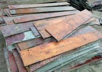 收购大量旧梁板，模板，木方，梁垫，木垫，工程材料等各种废旧木质柴材