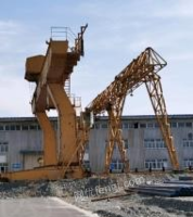 新疆乌鲁木齐转让二手20吨和10吨龙门吊各一台，跨度22米