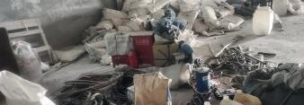 新疆乌鲁木齐出售闲置19年塑械塑料颗粒机，800加重粉碎机各1台，需要的联系
