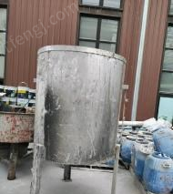 重庆九龙坡区 打包出售闲置304钢拉缸5个分散机1个,佛山1吨生物质锅炉1个