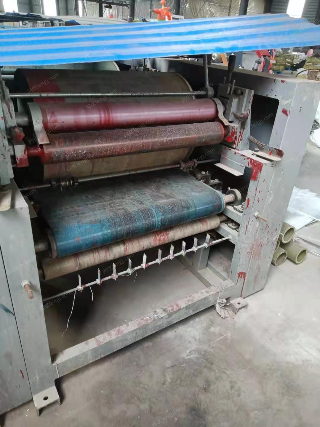 印刷厂就近出售600　4色普通编织袋胶版印刷机1台，600　5色电脑彩色编织袋印刷机1台，有图片
