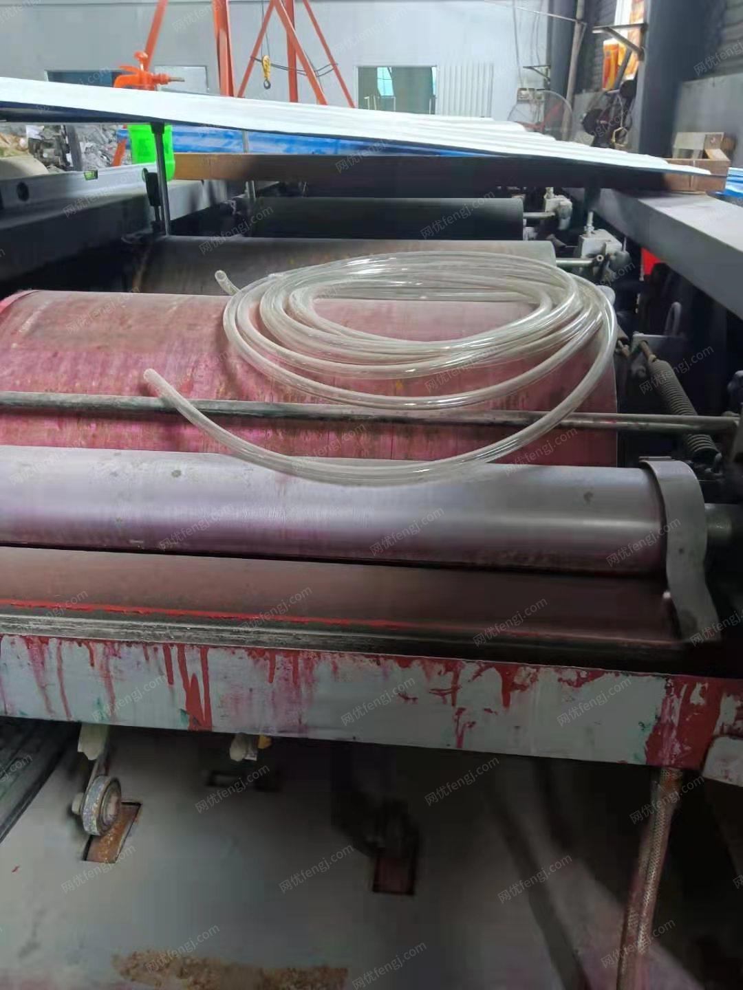 印刷厂就近出售600　4色普通编织袋胶版印刷机1台，600　5色电脑彩色编织袋印刷机1台，有图片