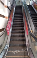 江西九江店面升级出售1套手扶电梯  扶手上有一小块钢化玻璃坏了,用了一二年,看货议价,自拆自提.