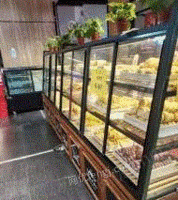 河南郑州不做了出售面包店用边岛柜，中岛柜，烤箱,和面机,打蛋器等 