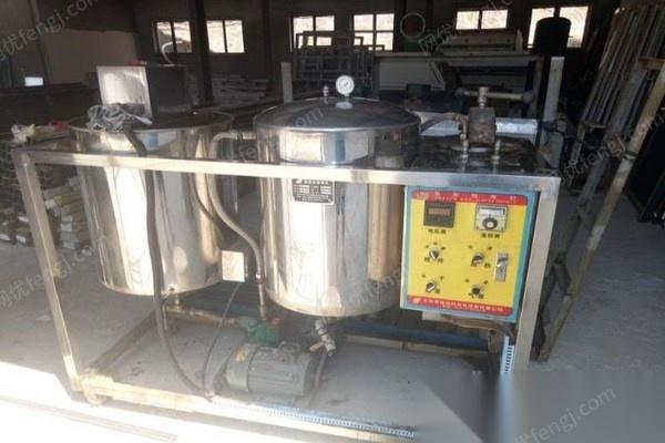 山西晋城转让食用油加工设备，包括榨油机、精炼机、炒料机