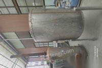 重庆巴南区转让304钢搅拌罐，分散机，可利用作台等