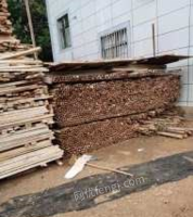 云南红河哈尼族彝族自治州国标6.3.1.5钢管80吨，2500块层板，方木，扣件出售
