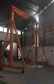 云南昆明因厂房搬迁，3吨龙门吊闲置出售，买来未使用过