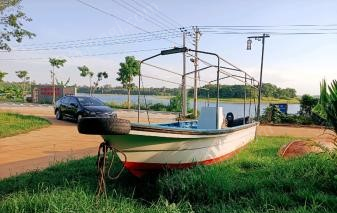 海南海口出售1条8米长二手钓鱼船 