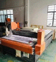 广东深圳因生产扩大，更新设备二手雕刻机低价转让