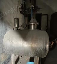 吉林吉林出售两个玻璃钢水箱，九成新，一套上海熊猫白钢水处理设备，