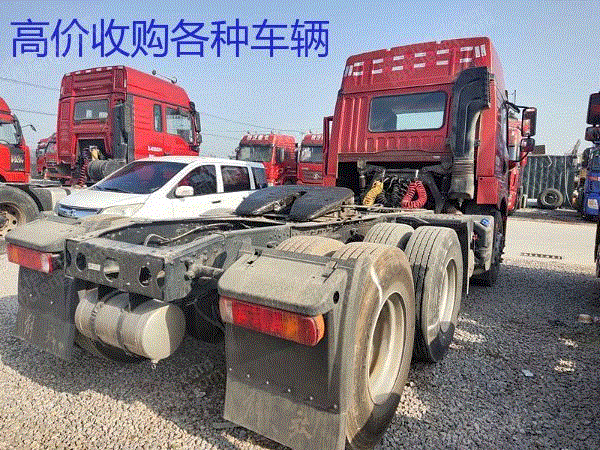 市场库存北方版天V双驱430马力二手牵引车20年上户可按揭