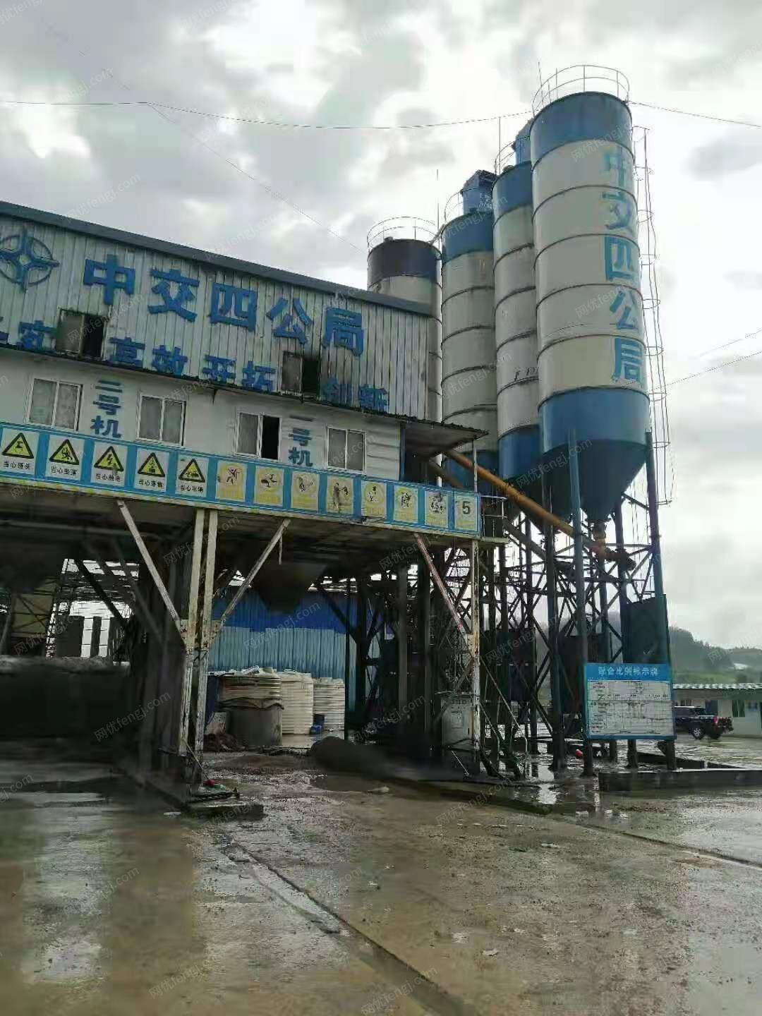 综合整厂回收商处理17年双线120搅拌站，配6个100吨水泥罐，货在湖南，具体看图