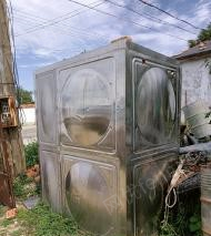 新疆全新未用不锈钢保温水箱一个（3吨）,循环泵一个,水暖配件一批出售