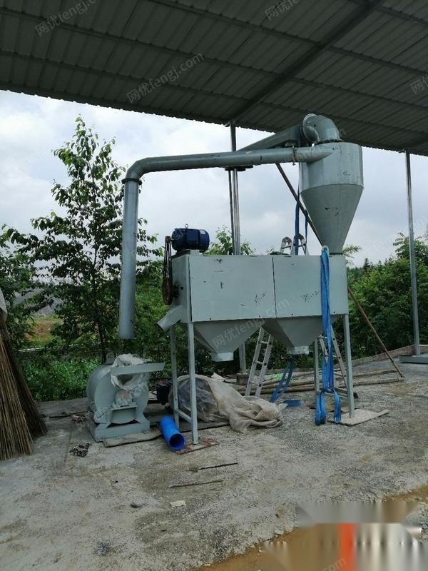 贵州毕节转让低价，竹木粉碎机，主电机50千瓦，产量800~2000公斤