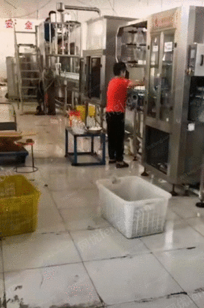二手吹瓶机出售