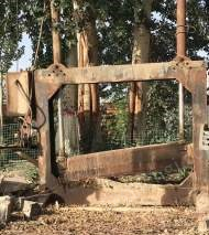 新疆阿克苏本人劈木机一台加粉碎机一台急需出售