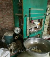 河北沧州橡胶硫化机500*500一个50吨  一个100吨出售