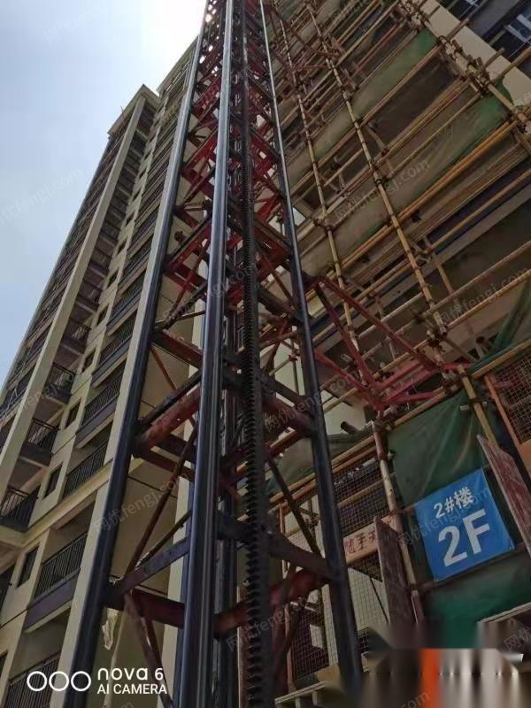 转让14年10月广西建机施工电梯 90米高度