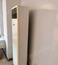 宁夏银川9.9成新美的立式5p空调出售