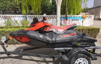 陕西榆林出售2021款庞巴迪火花90摩托艇 淡水15个小时 个人一手