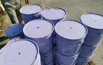 浙江绍兴打包处理黑醇酸调和漆30桶，15公斤/桶