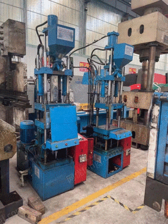 二手立式注塑机出售