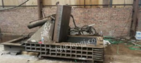 天津河北区出售1台废钢压块机，压块规格400*400*800  自重8.5吨 用了几年 1台吸盘,用了二个月. 看货议价.